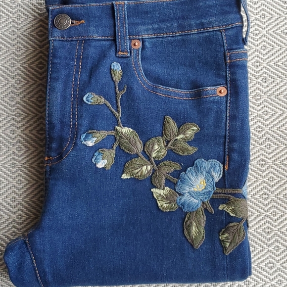 GUCCI EMBROIDERED JEANS(EUC) - Picture 5 of 7